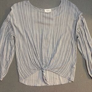 Everly Sz SMALL Arrow Tie Front Top‎ L/S Pullover Shirt Blue White Stripe…